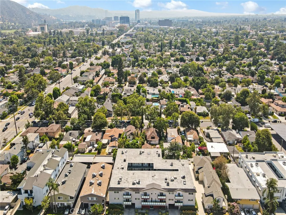 525 S Shelton Street #205 Burbank, CA 91506