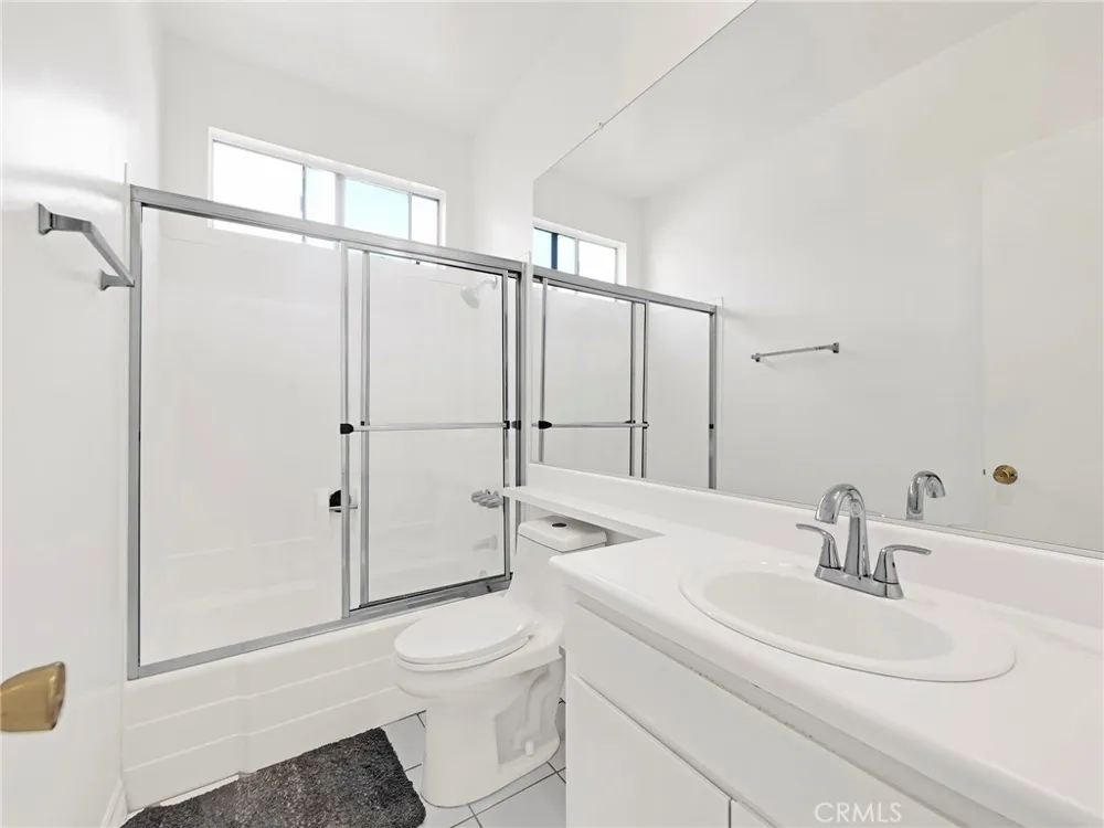 525 S Shelton Street #205 Burbank, CA 91506