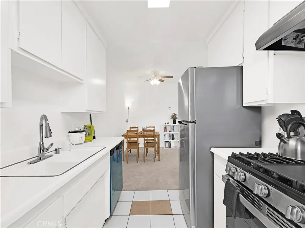 525 S Shelton Street #205 Burbank, CA 91506
