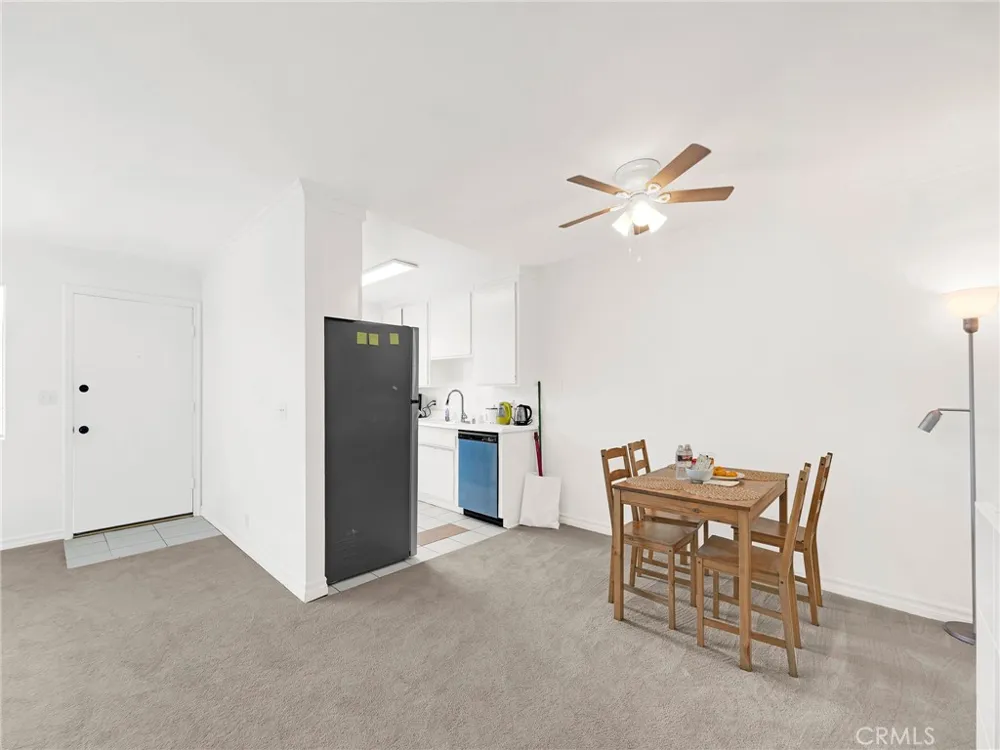 525 S Shelton Street #205 Burbank, CA 91506