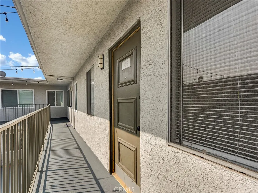 525 S Shelton Street #205 Burbank, CA 91506