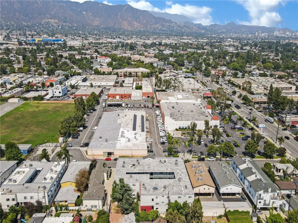 525 S Shelton Street #205 Burbank, CA 91506