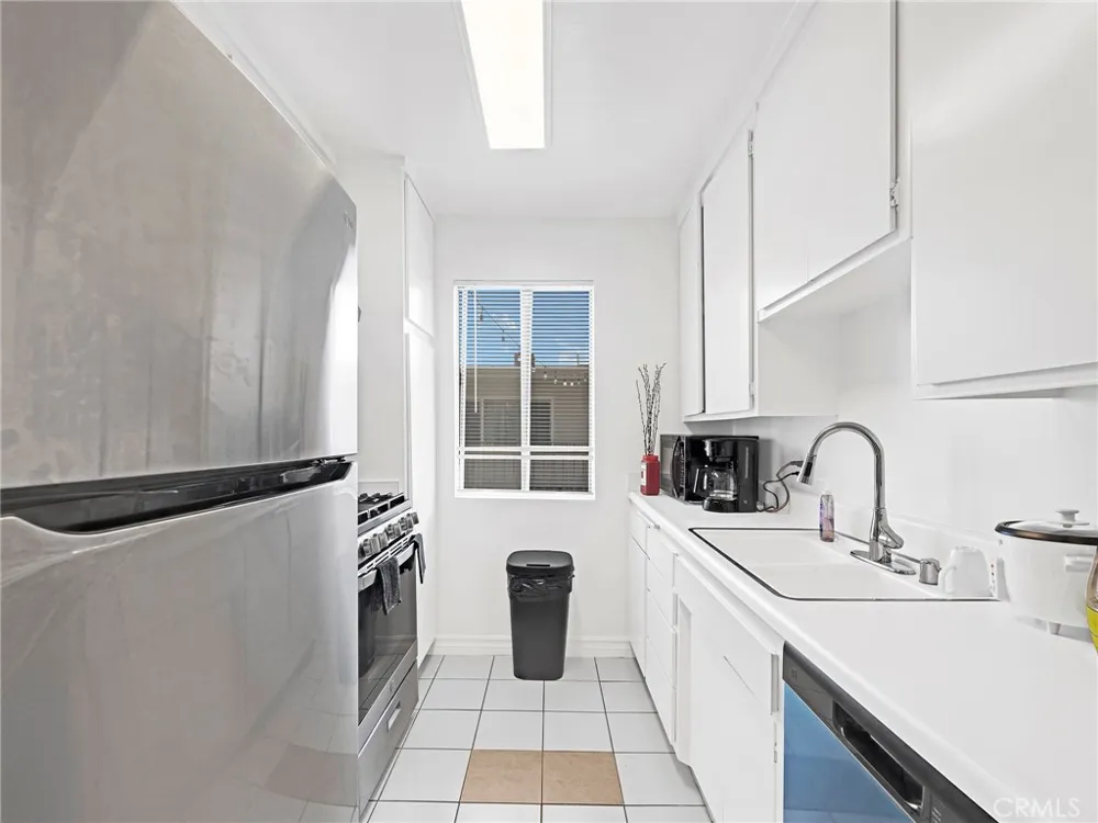 525 S Shelton Street #205 Burbank, CA 91506