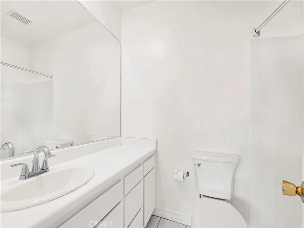 525 S Shelton Street #205 Burbank, CA 91506