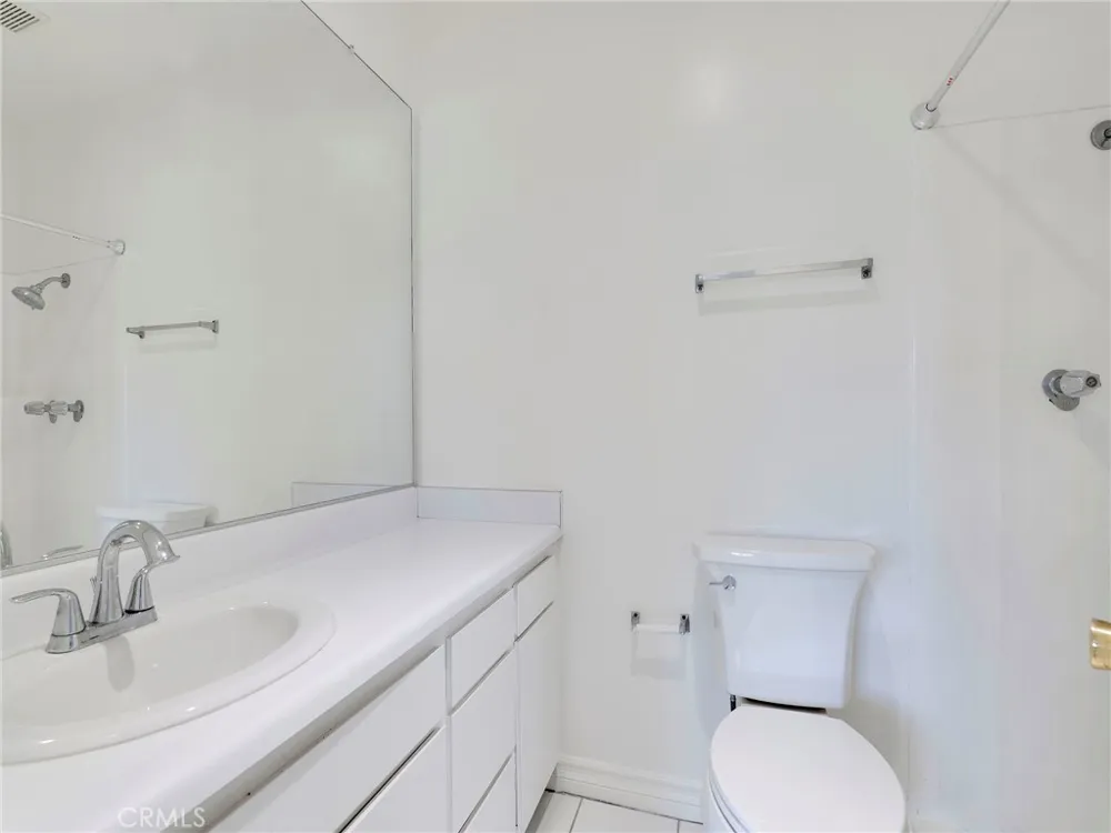 525 S Shelton Street #205 Burbank, CA 91506