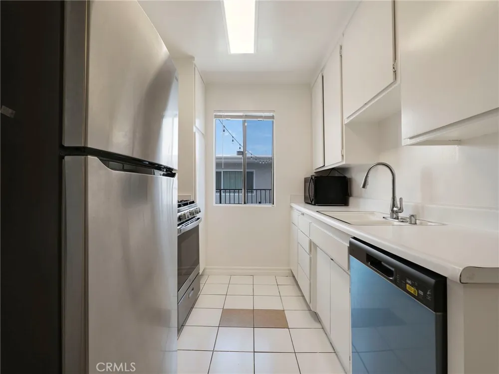525 S Shelton Street #205 Burbank, CA 91506