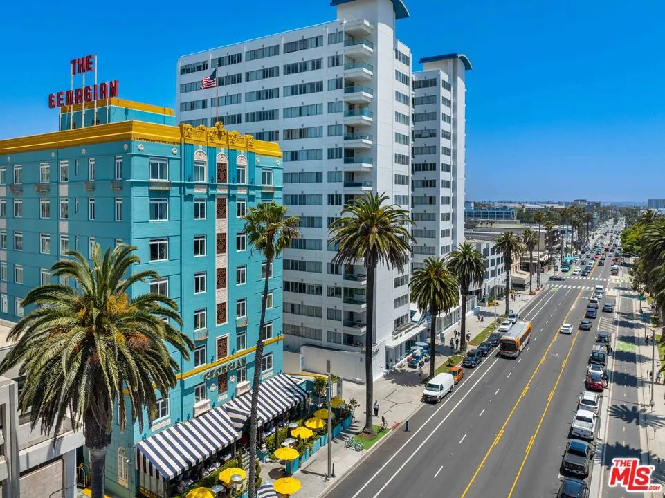 933 11th Street #21 Santa Monica, CA 90403