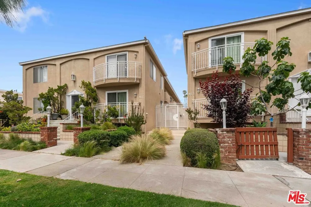 933 11th Street #21 Santa Monica, CA 90403