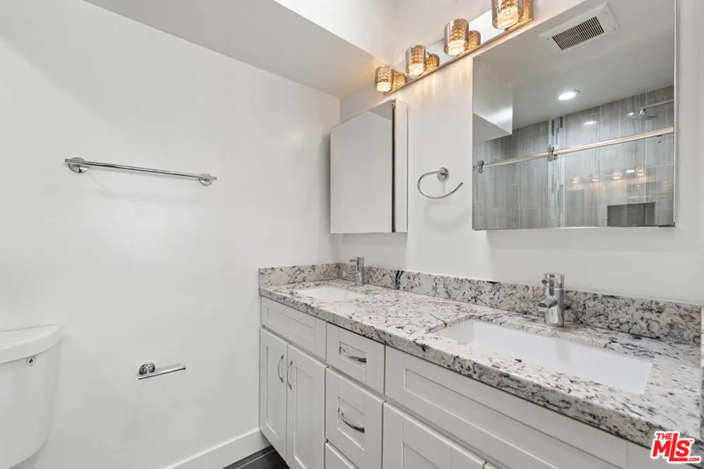 933 11th Street #21 Santa Monica, CA 90403