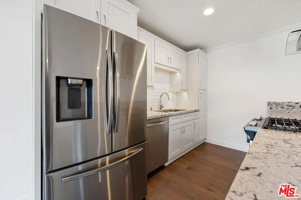 933 11th Street #21 Santa Monica, CA 90403