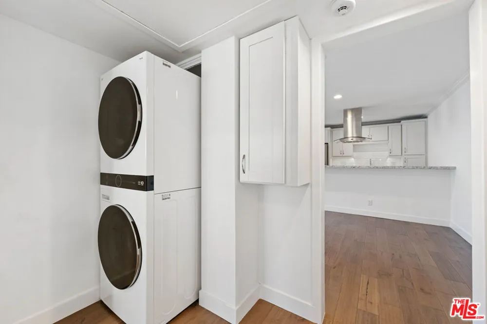 933 11th Street #21 Santa Monica, CA 90403