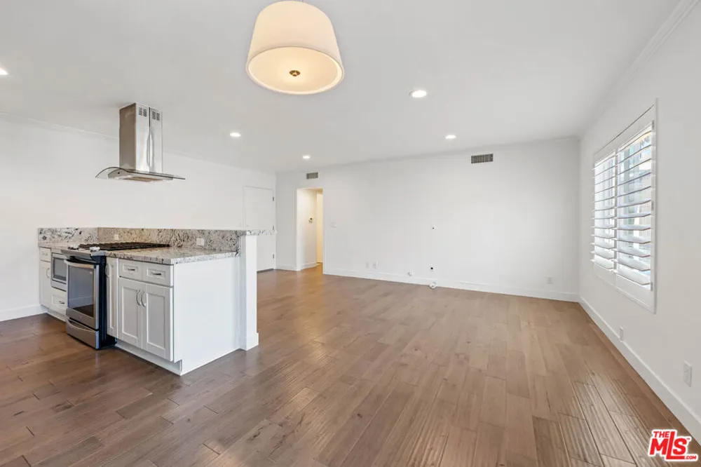 933 11th Street #21 Santa Monica, CA 90403
