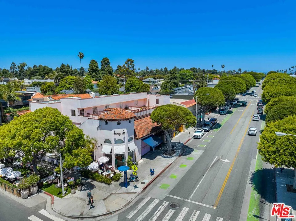 933 11th Street #21 Santa Monica, CA 90403