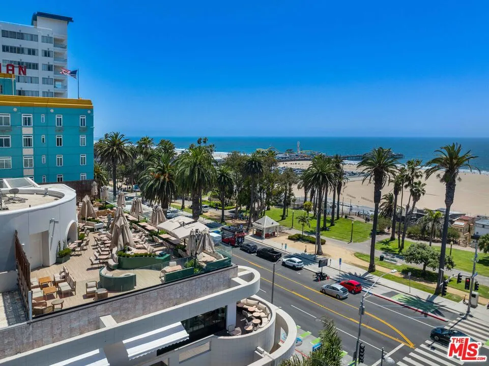 933 11th Street #21 Santa Monica, CA 90403
