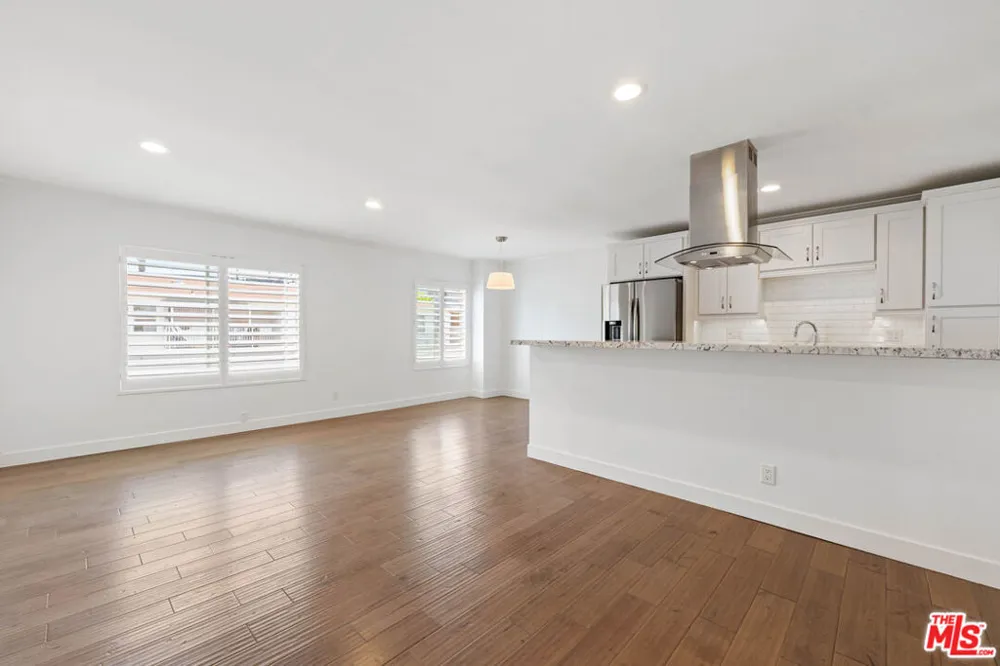 933 11th Street #21 Santa Monica, CA 90403