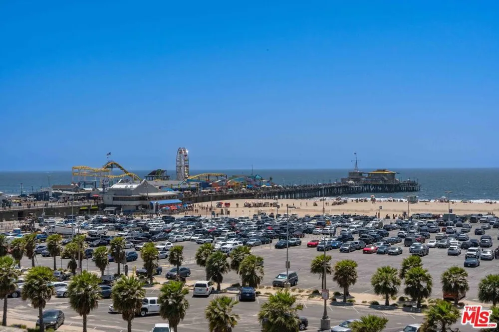933 11th Street #21 Santa Monica, CA 90403