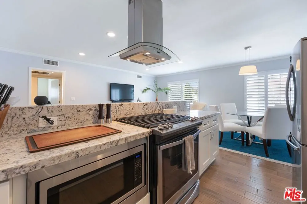 933 11th Street #21 Santa Monica, CA 90403