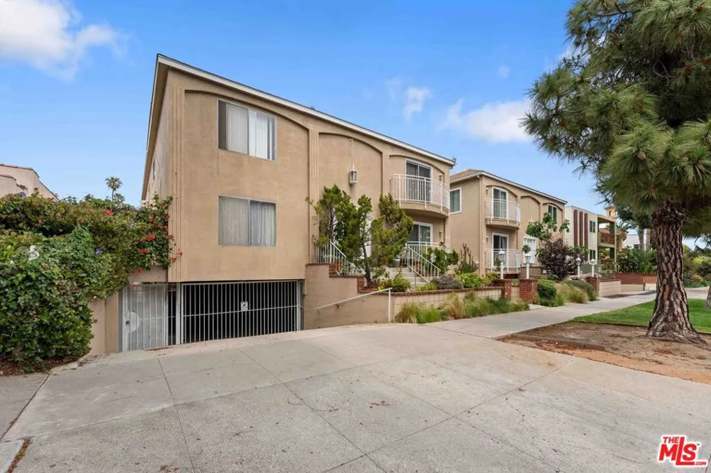 933 11th Street #21 Santa Monica, CA 90403