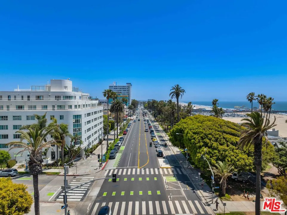 933 11th Street #21 Santa Monica, CA 90403