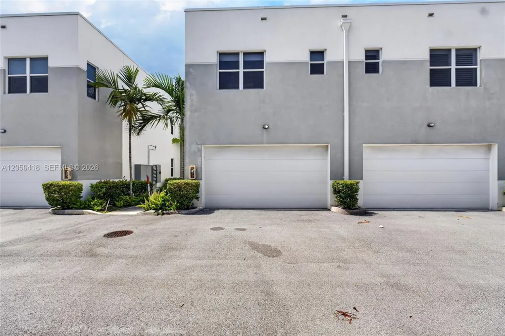 405 NE 35th Ct #5 Oakland Park, FL 33334