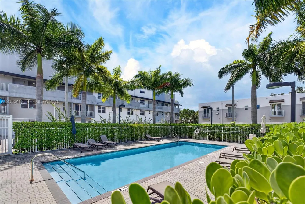 405 NE 35th Ct #5 Oakland Park, FL 33334