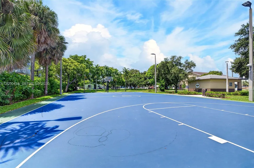 405 NE 35th Ct #5 Oakland Park, FL 33334