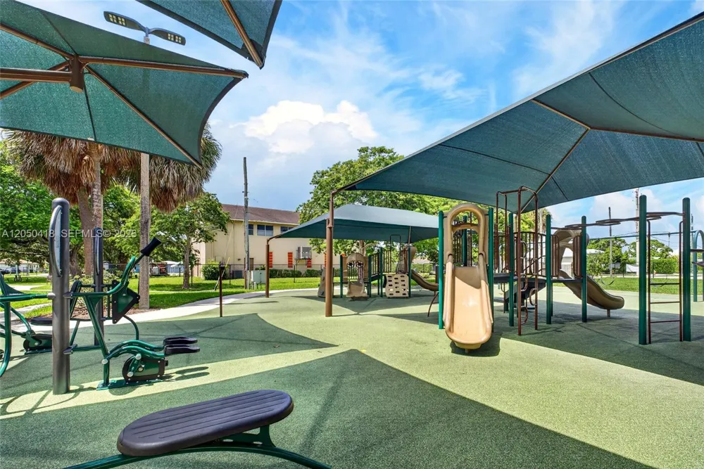 405 NE 35th Ct #5 Oakland Park, FL 33334