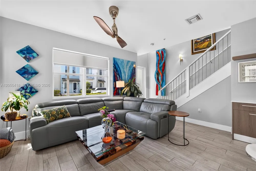 405 NE 35th Ct #5 Oakland Park, FL 33334