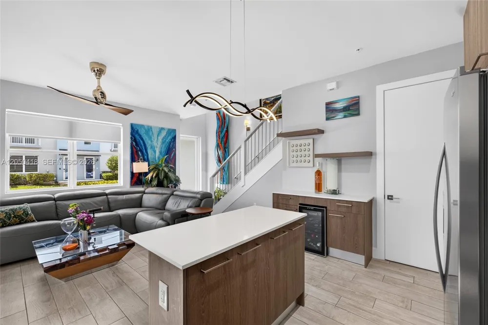 405 NE 35th Ct #5 Oakland Park, FL 33334