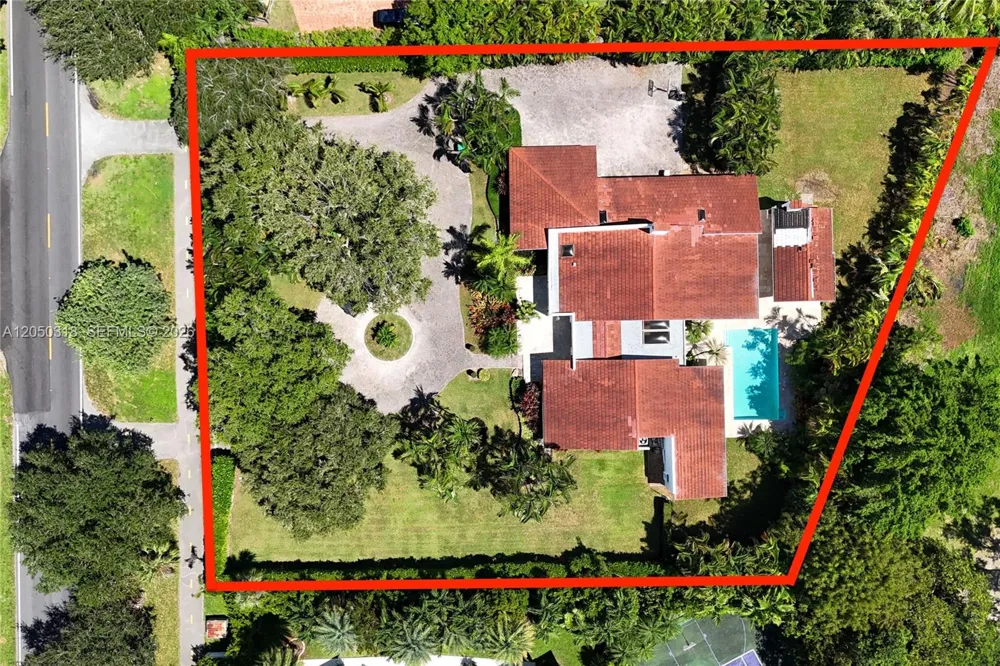 8303 Old Cutler Rd Coral Gables, FL 33143