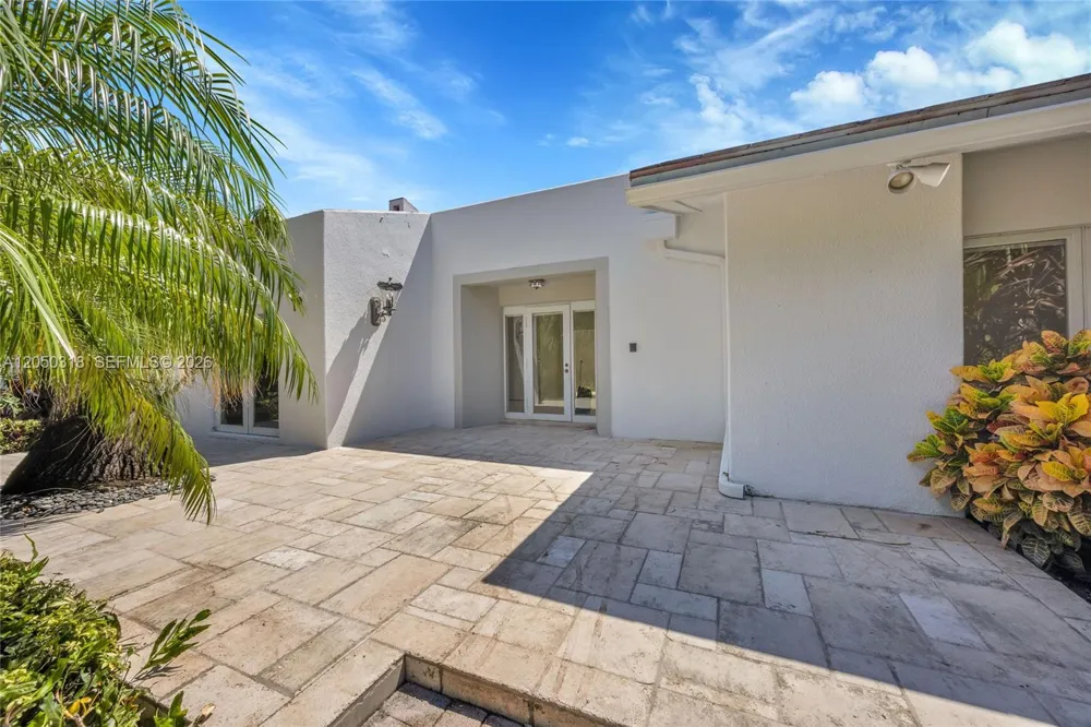 8303 Old Cutler Rd Coral Gables, FL 33143
