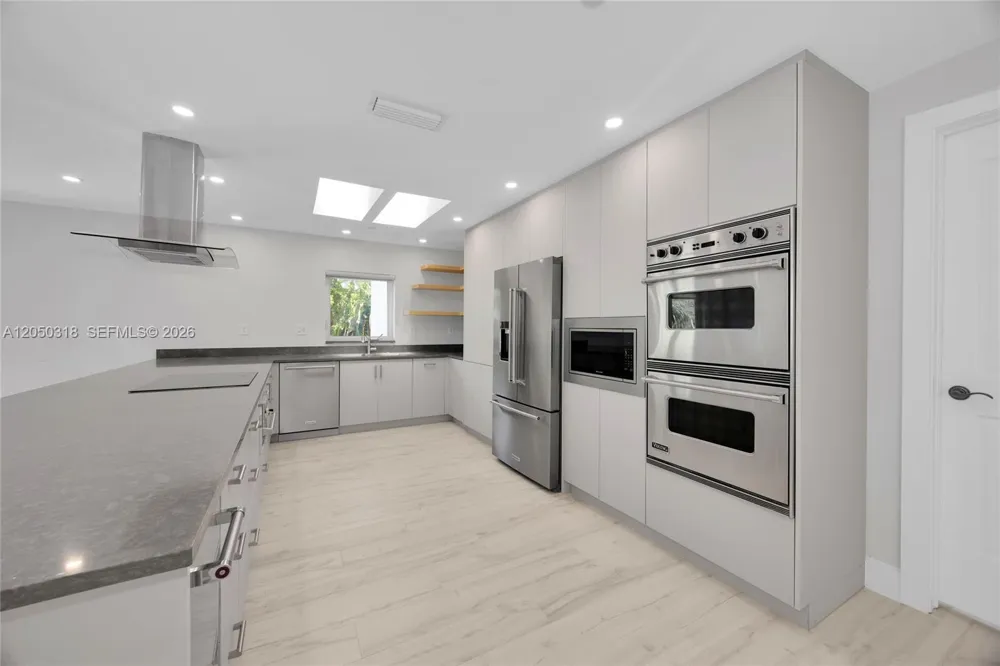 8303 Old Cutler Rd Coral Gables, FL 33143