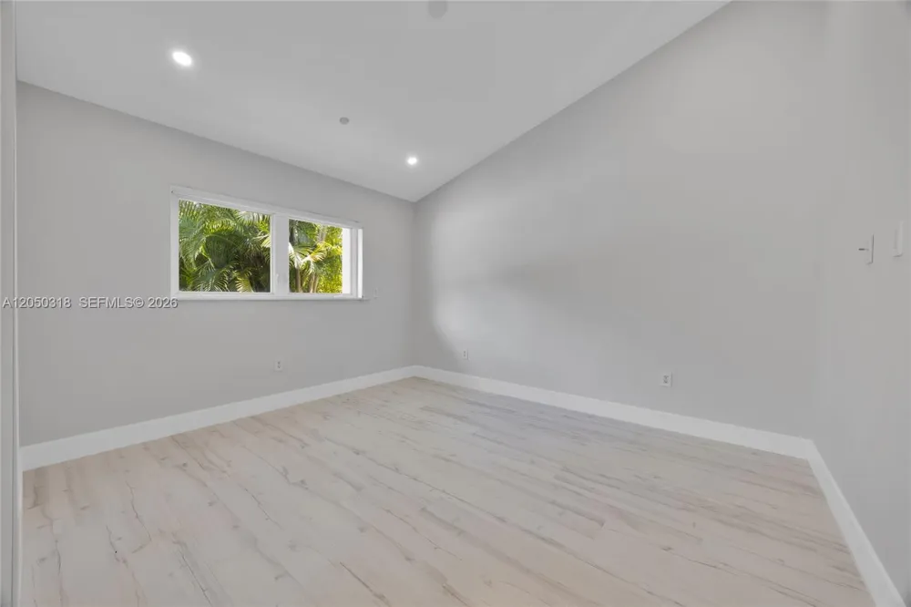 8303 Old Cutler Rd Coral Gables, FL 33143