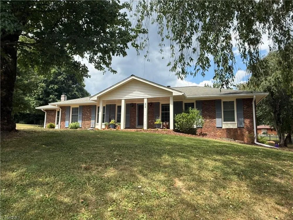 208 Raven Green Street Wilkesboro, NC 28697
