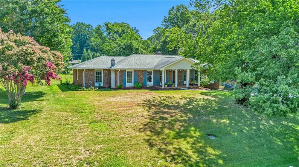208 Raven Green Street Wilkesboro, NC 28697