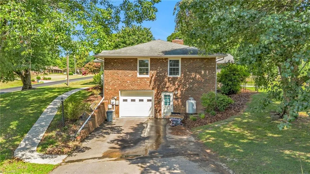208 Raven Green Street Wilkesboro, NC 28697