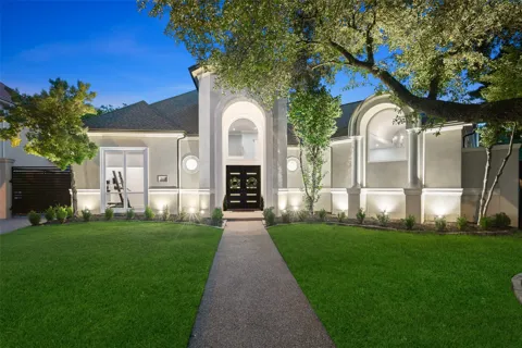 2600 Redding Drive
