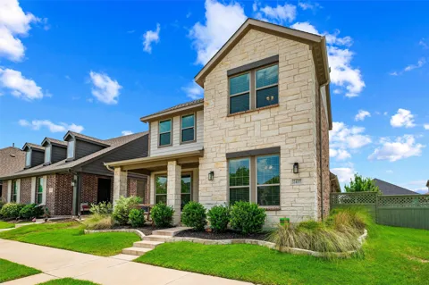 2437 Elm Place