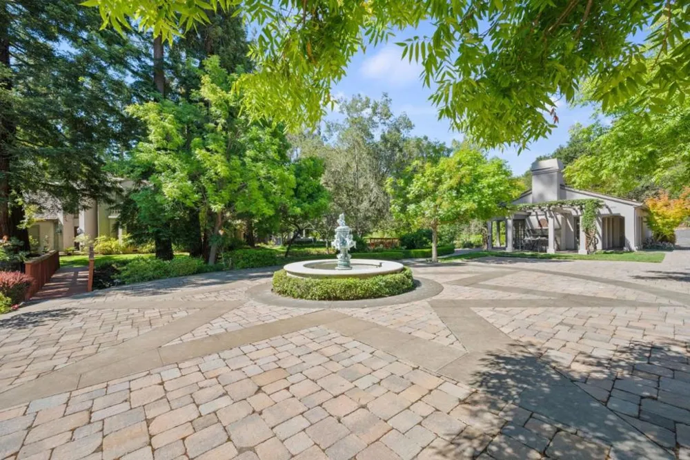 24970 Okeefe Lane Los Altos Hills, CA 94022