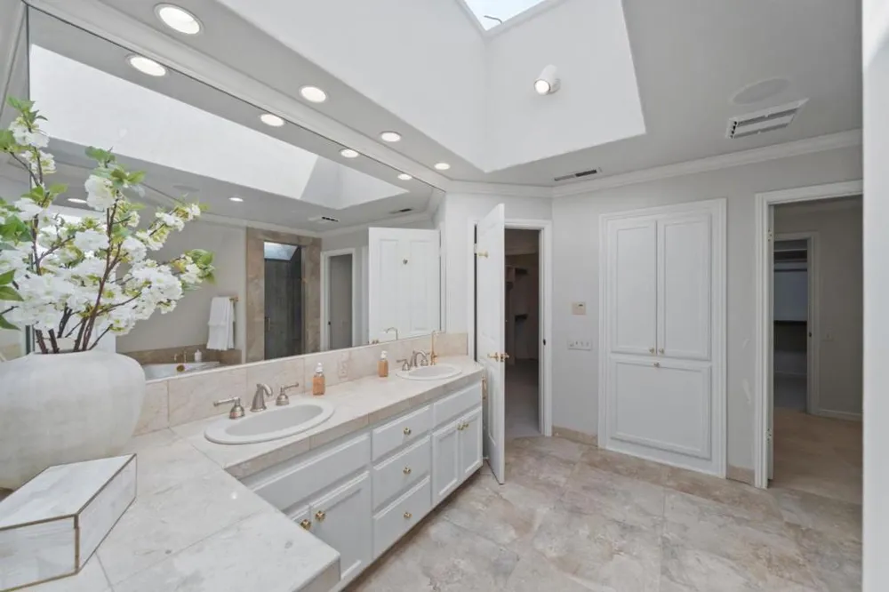 24970 Okeefe Lane Los Altos Hills, CA 94022