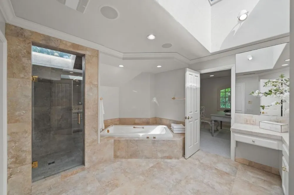 24970 Okeefe Lane Los Altos Hills, CA 94022