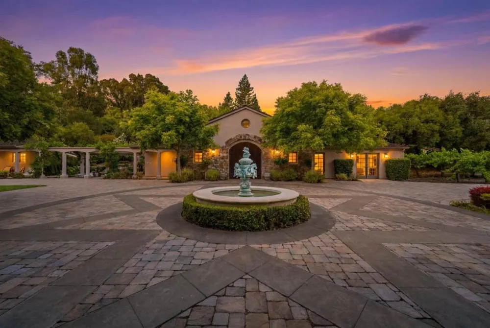 24970 Okeefe Lane Los Altos Hills, CA 94022