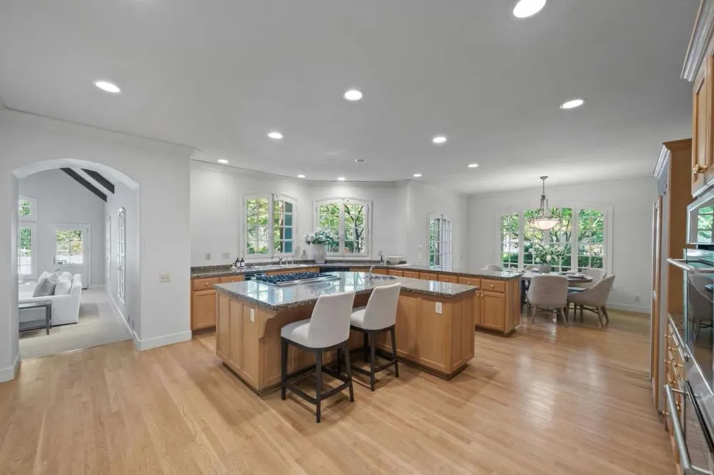 24970 Okeefe Lane Los Altos Hills, CA 94022