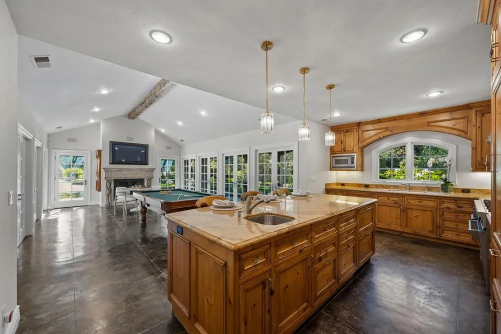 24970 Okeefe Lane Los Altos Hills, CA 94022
