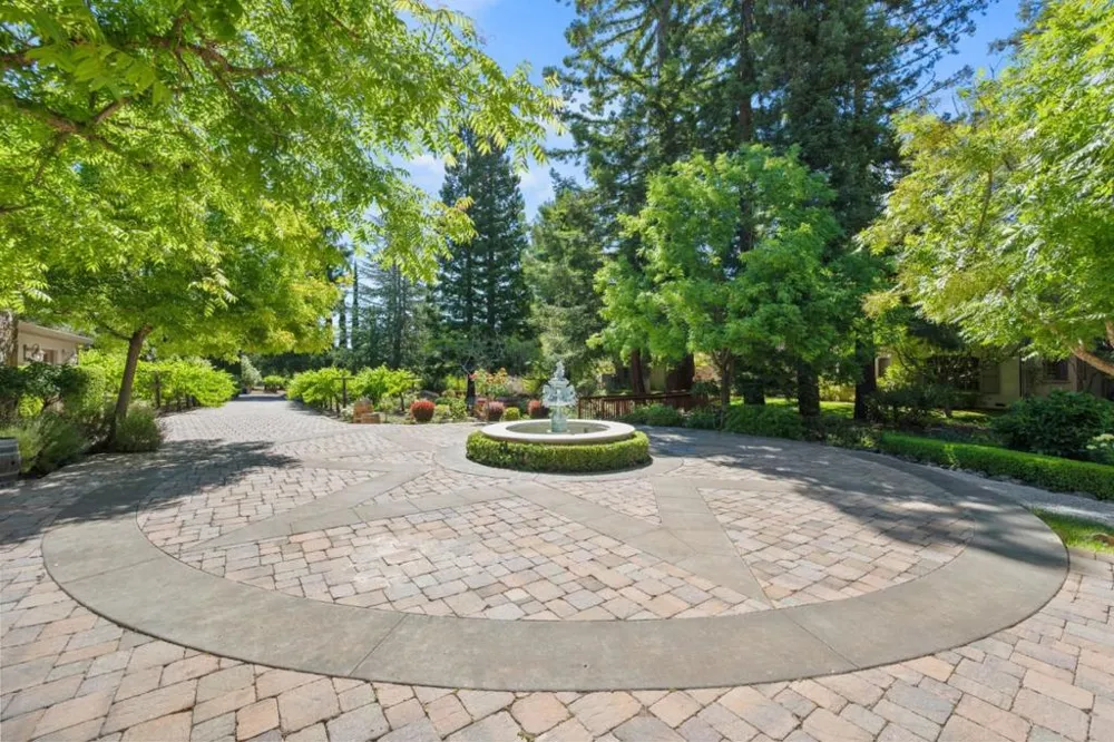 24970 Okeefe Lane Los Altos Hills, CA 94022