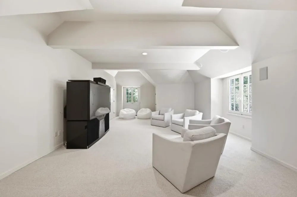 24970 Okeefe Lane Los Altos Hills, CA 94022