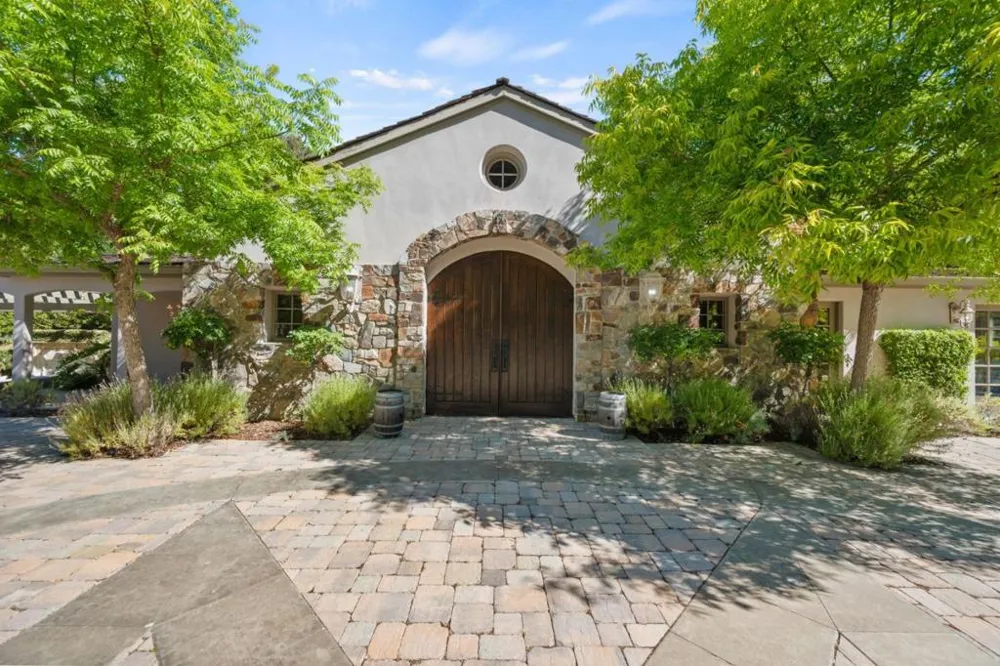 24970 Okeefe Lane Los Altos Hills, CA 94022