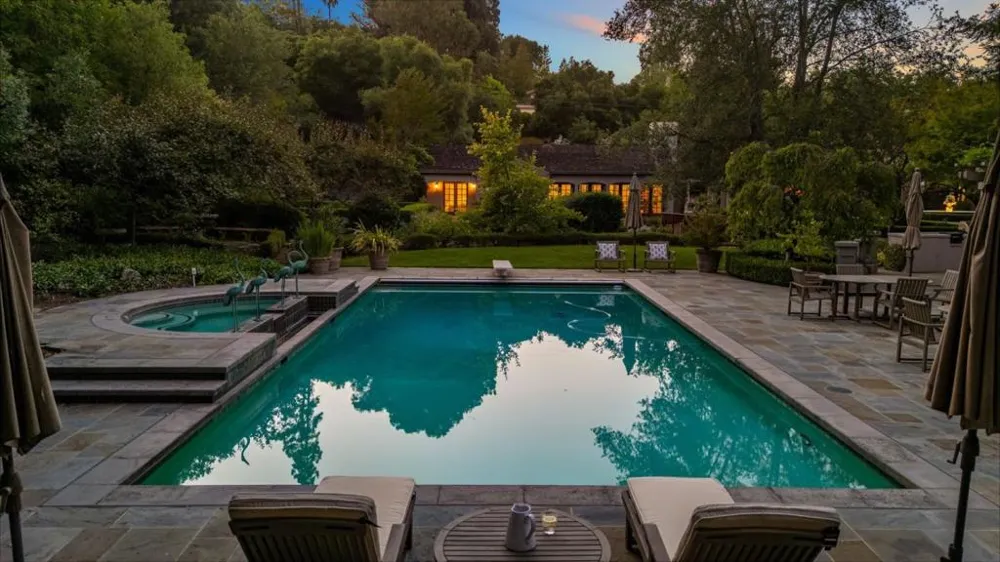 24970 Okeefe Lane Los Altos Hills, CA 94022