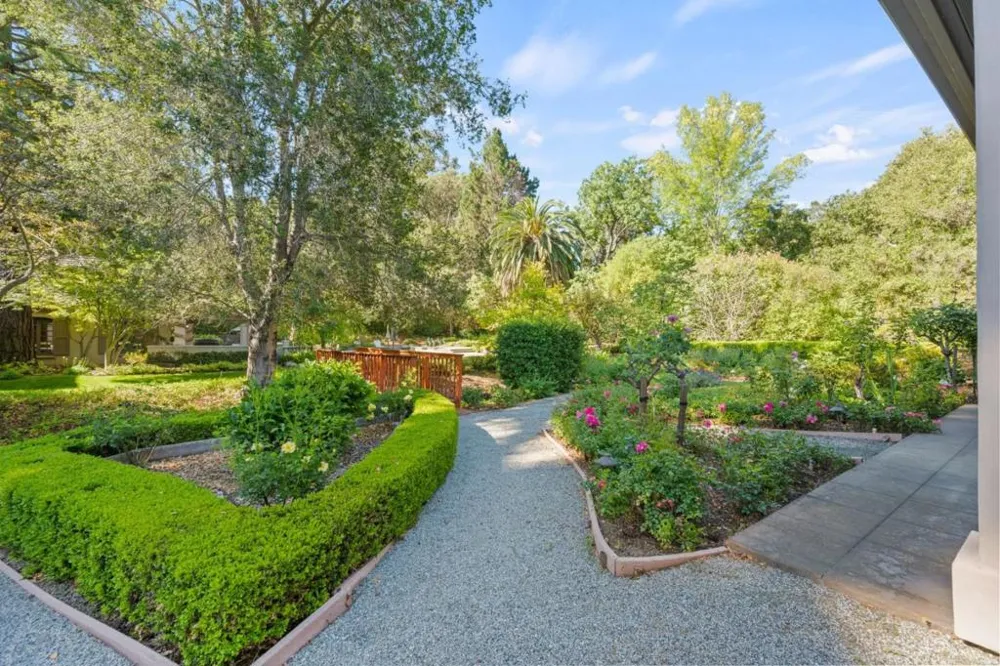 24970 Okeefe Lane Los Altos Hills, CA 94022