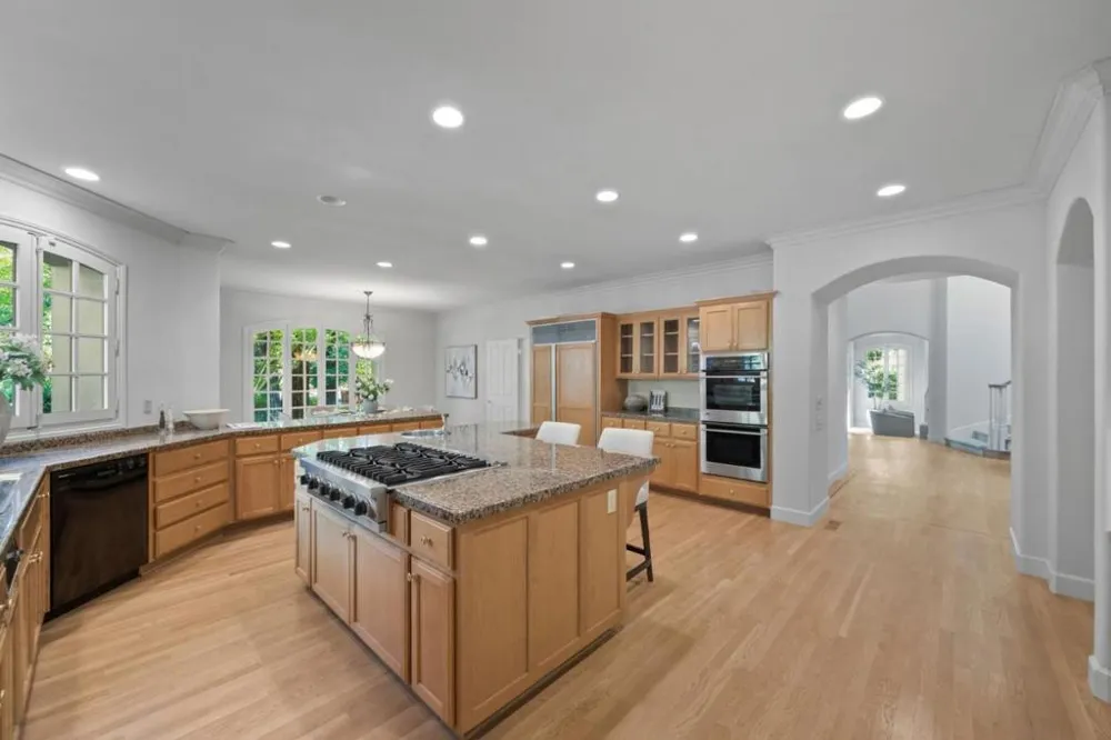 24970 Okeefe Lane Los Altos Hills, CA 94022